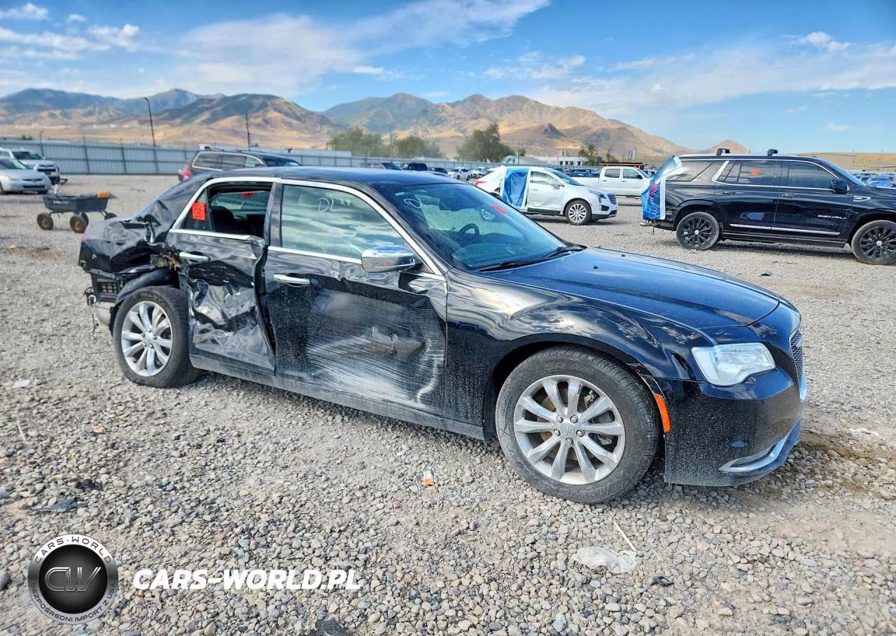 2018 Chrysler 300 Limited VIN:2C3CCAKG6JH118091 - 4