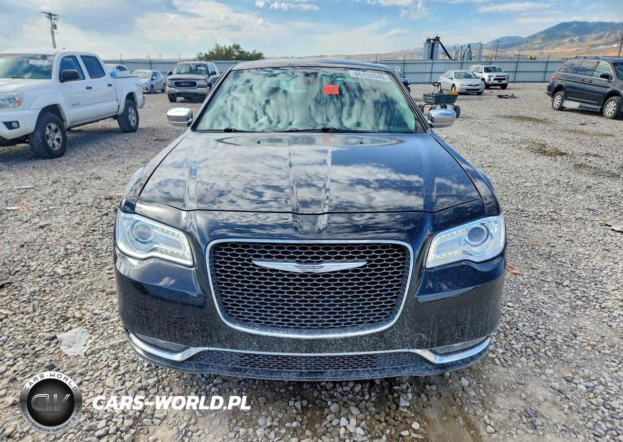 2018 Chrysler 300 Limited VIN:2C3CCAKG6JH118091 - 5