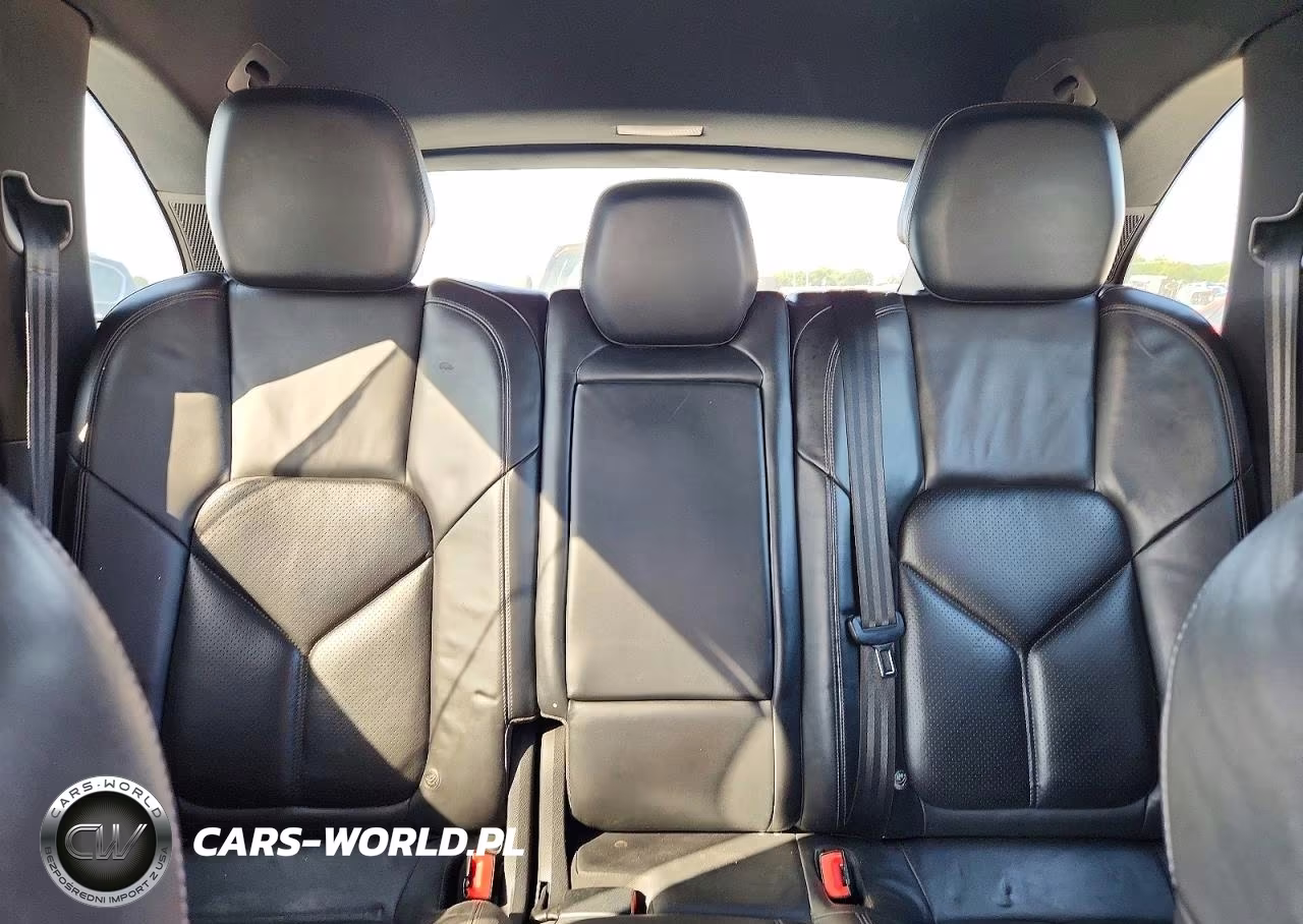 2012 Porsche Cayenne VIN:WP1AA2A26CLA05749 - 10