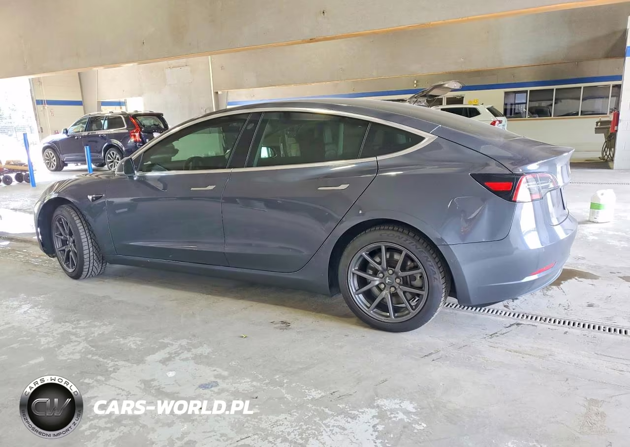 2018 Tesla Model 3 VIN:5YJ3E1EA8JF162662 - 2