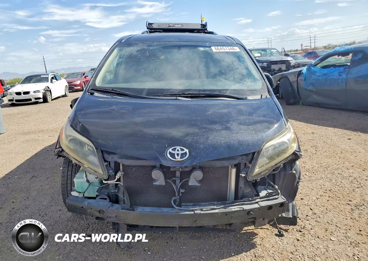 2017 Toyota Sienna Se VIN:5TDXZ3DC8HS821303 - 5
