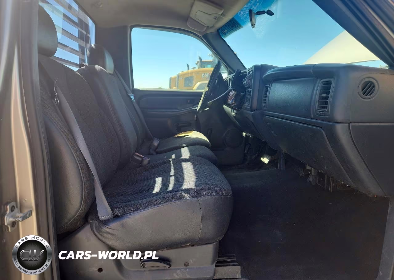2000 Chevrolet Silverado C1500 VIN:1GCEC14W5YZ229749 - 10