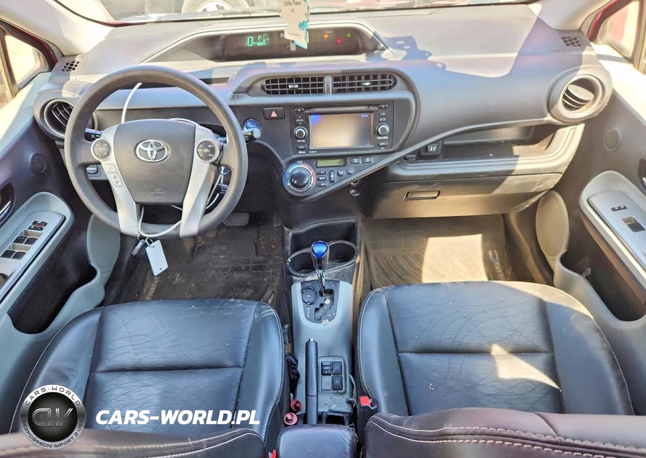 2012 Toyota Prius C Four VIN:JTDKDTB31C1017832 - 8