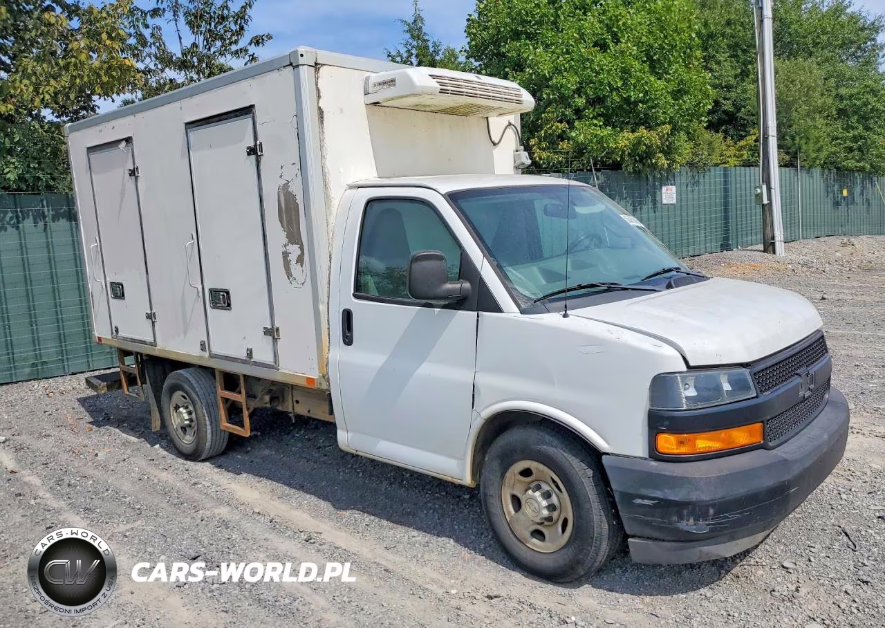 2018 Chevrolet Express G3500 VIN:1GB0GRFP9J1341160 - 4