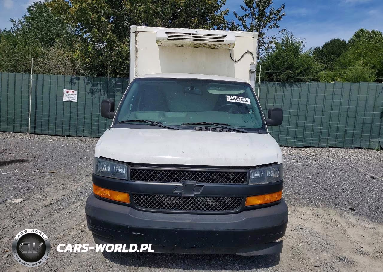 2018 Chevrolet Express G3500 VIN:1GB0GRFP9J1341160 - 5