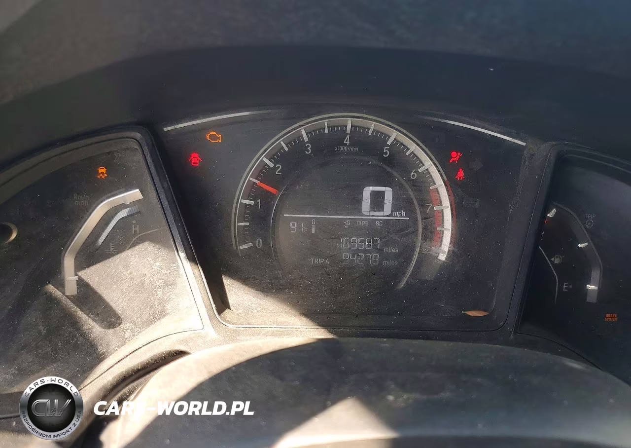 2018 Honda Civic Sport VIN:SHHFK7G47JU206696 - 9