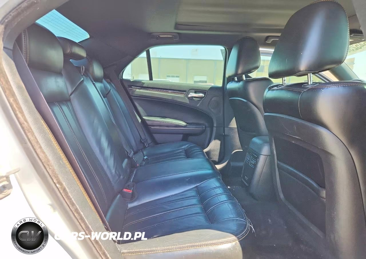2017 Chrysler 300 S VIN:2C3CCABG8HH661579 - 10