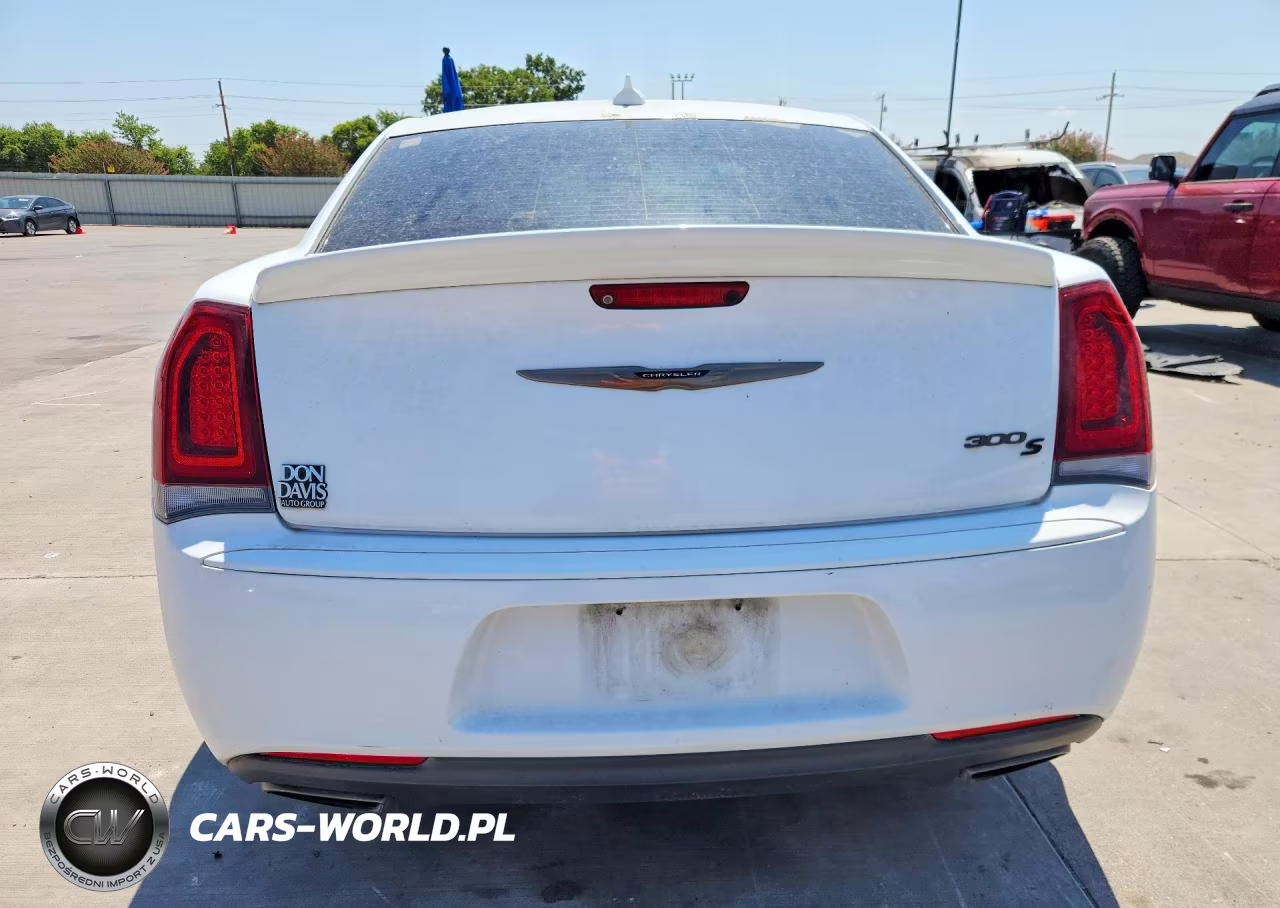 2017 Chrysler 300 S VIN:2C3CCABG8HH661579 - 6