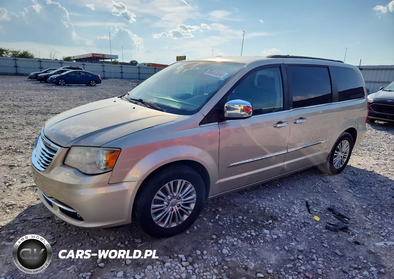 2013 Chrysler Town & Country Touring L – zdjęcie 1 z 13