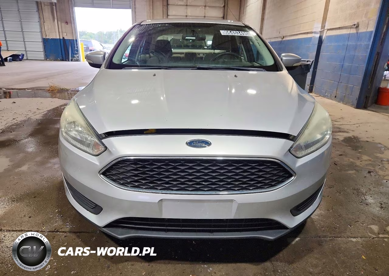 2015 Ford Focus Se VIN:1FADP3F2XFL205104 - 5