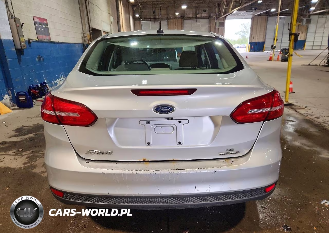 2015 Ford Focus Se VIN:1FADP3F2XFL205104 - 6