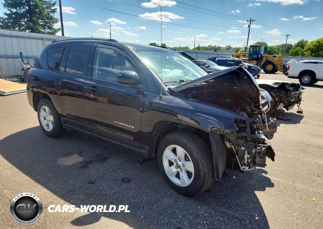 2016 Jeep Compass Latitude VIN:1C4NJCEA9GD744219 - 4