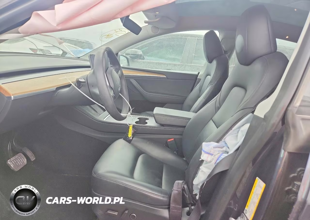 2024 Tesla Model Y VIN:7SAYGDEE4RA256568 - 7