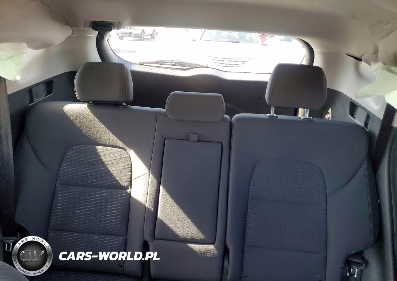 2019 Hyundai Tucson Value VIN:KM8J3CA40KU074167 - 10