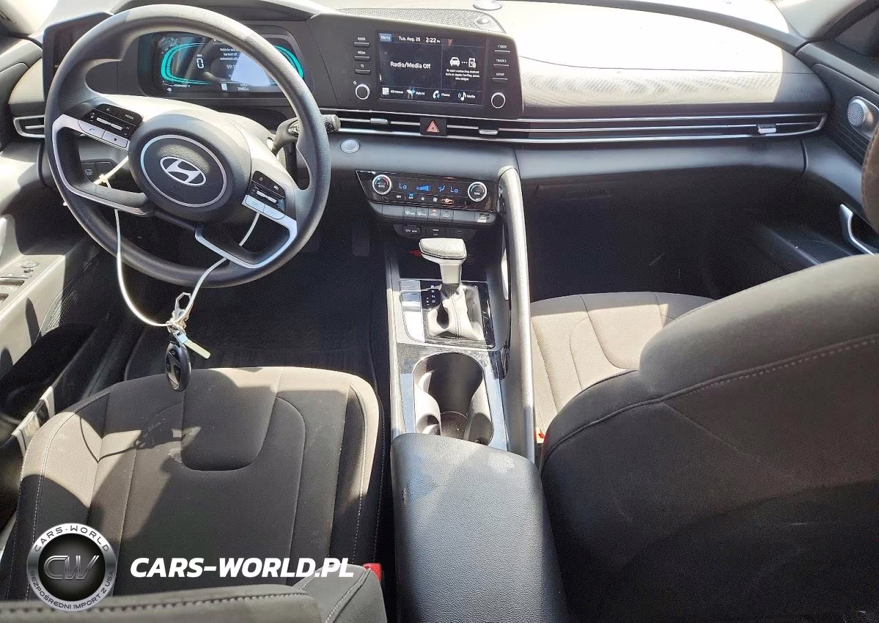 2025 Hyundai Elantra Hybrid Blue VIN:KMHLM4DJ5SU140595 - 8
