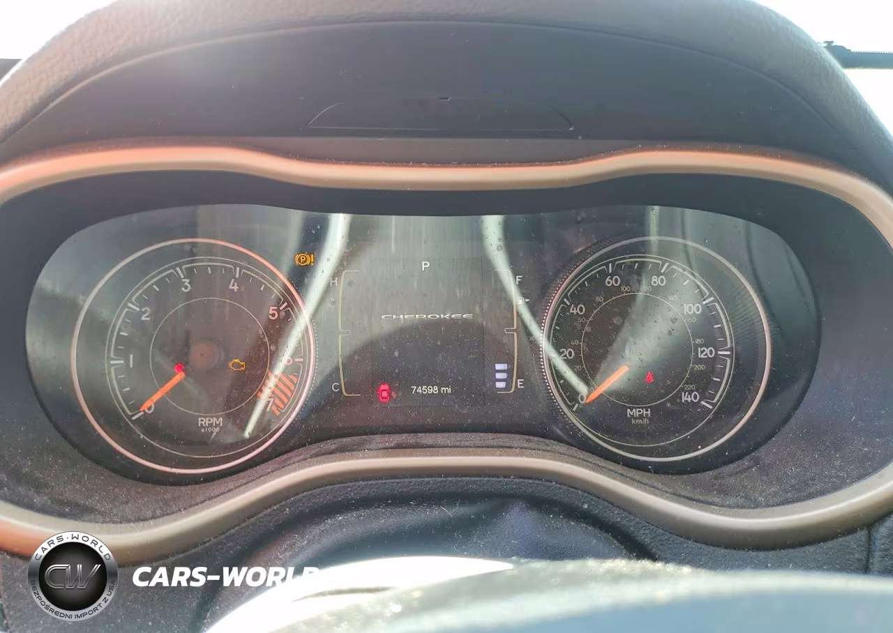2015 Jeep Cherokee Sport VIN:1C4PJLAB8FW760325 - 9