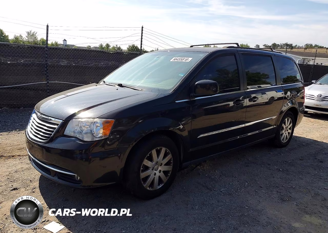 2015 Chrysler Town & Country Touring – zdjęcie 1 z 13