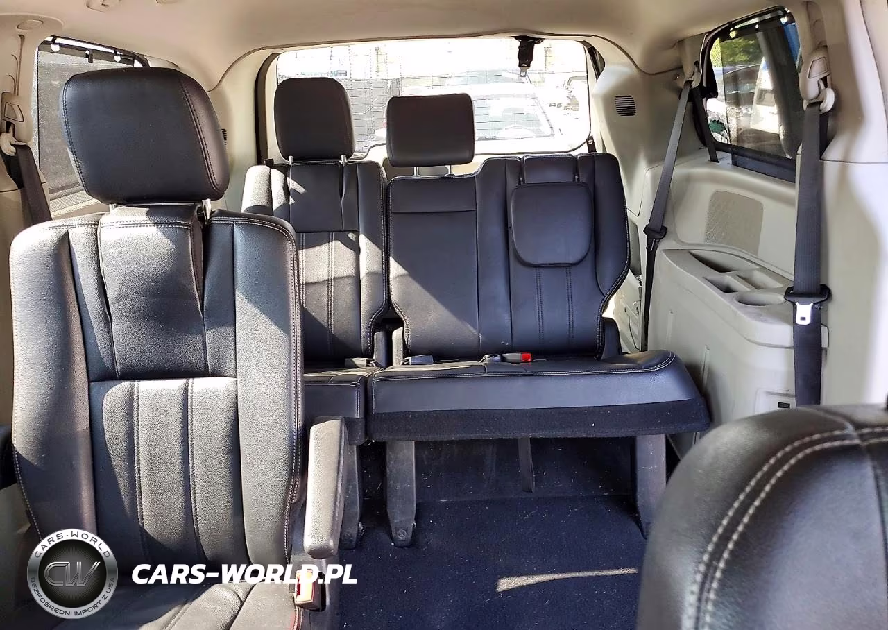 2015 Chrysler Town & Country Touring VIN:2C4RC1BG7FR619790 - 10