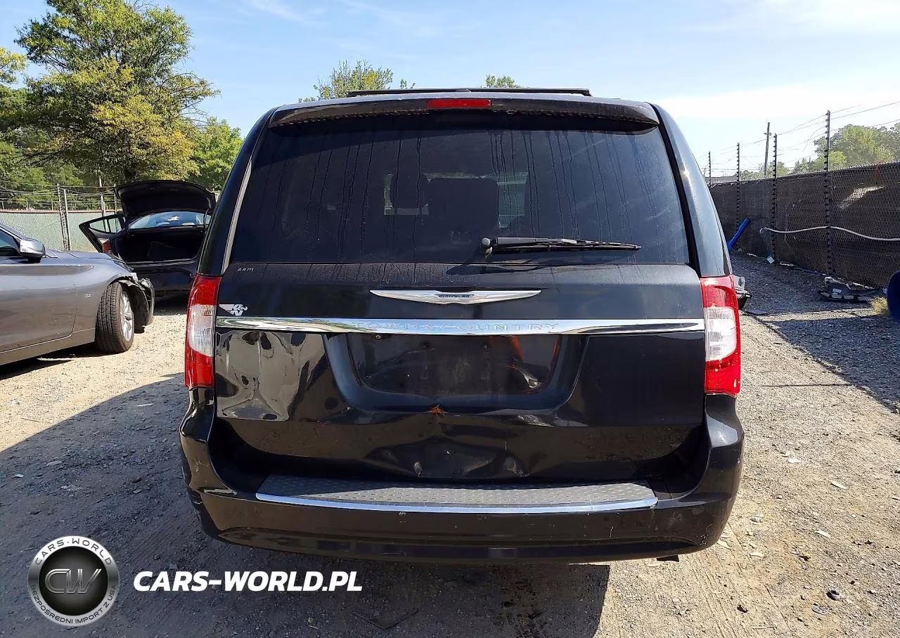2015 Chrysler Town & Country Touring VIN:2C4RC1BG7FR619790 - 6