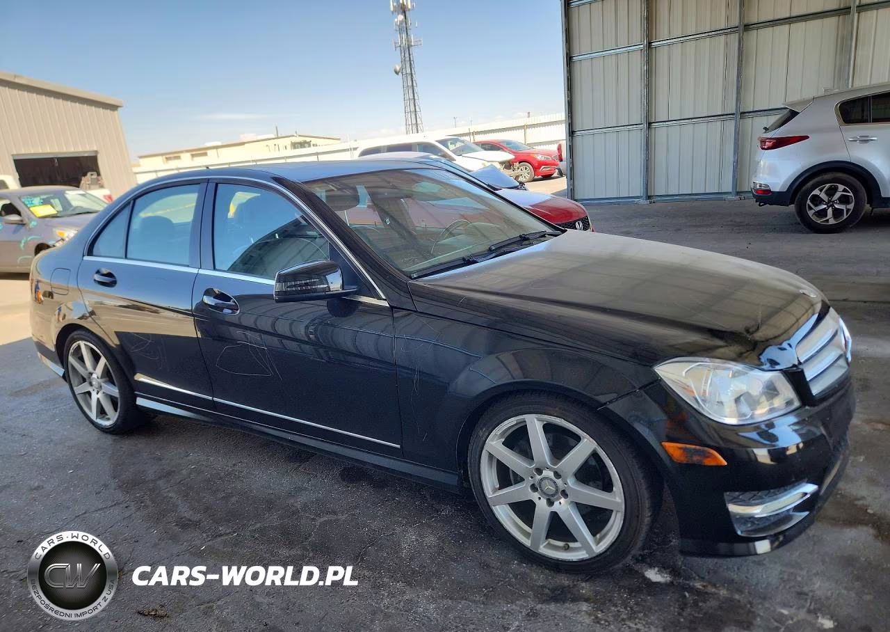 2013 Mercedes-Benz C 250 VIN:WDDGF4HB0DR242790 - 4