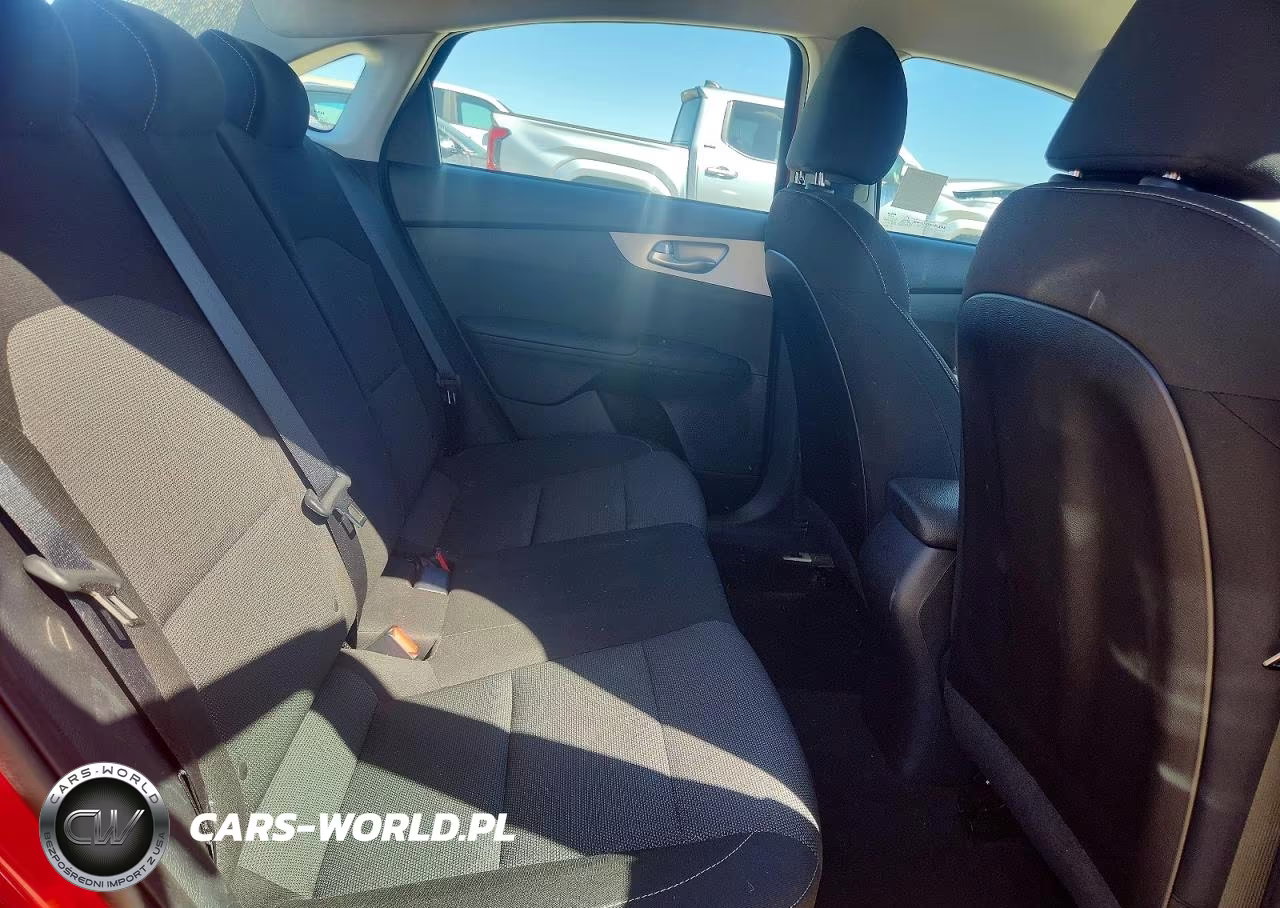 2023 Kia Forte Lxs VIN:3KPF24AD7PE628393 - 10