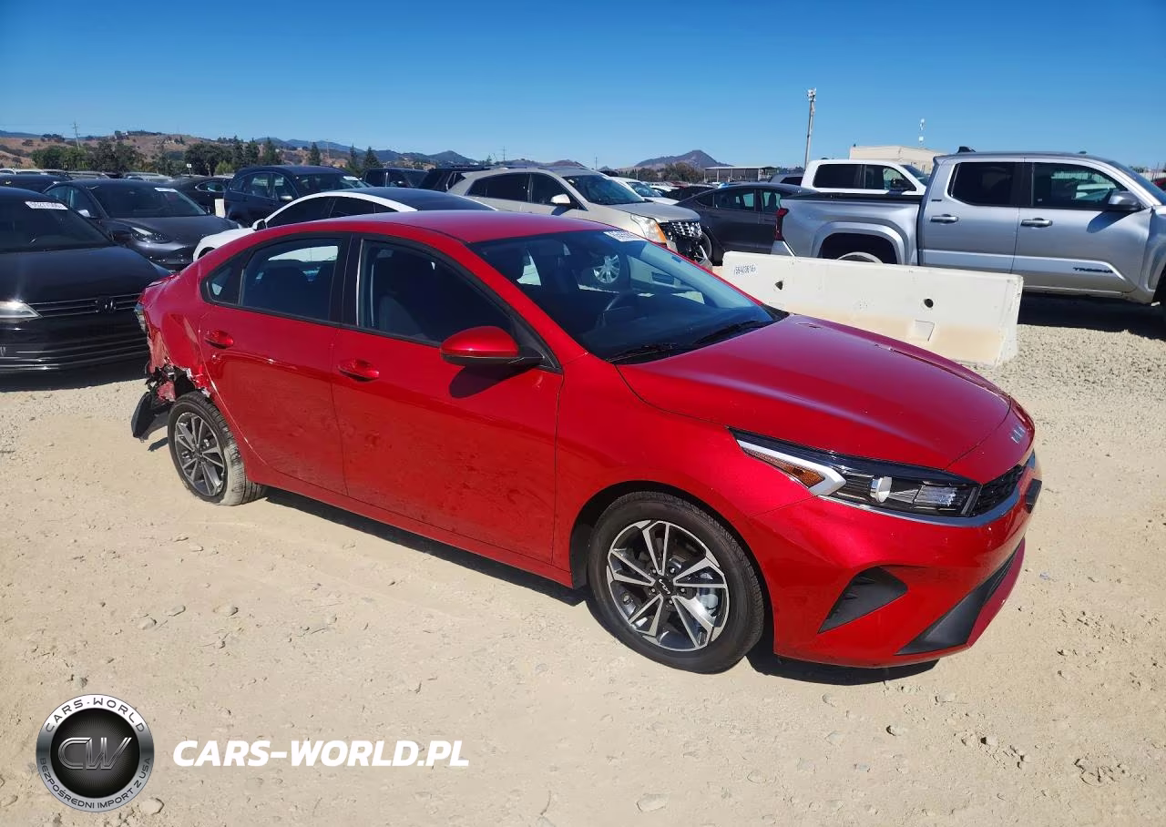 2023 Kia Forte Lxs VIN:3KPF24AD7PE628393 - 4