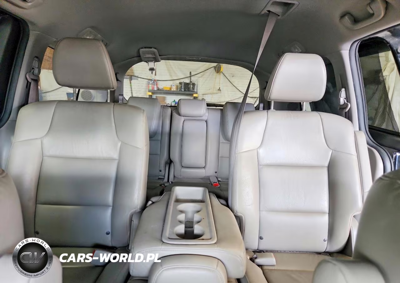 2015 Honda Odyssey Touring VIN:5FNRL5H96FB032492 - 10