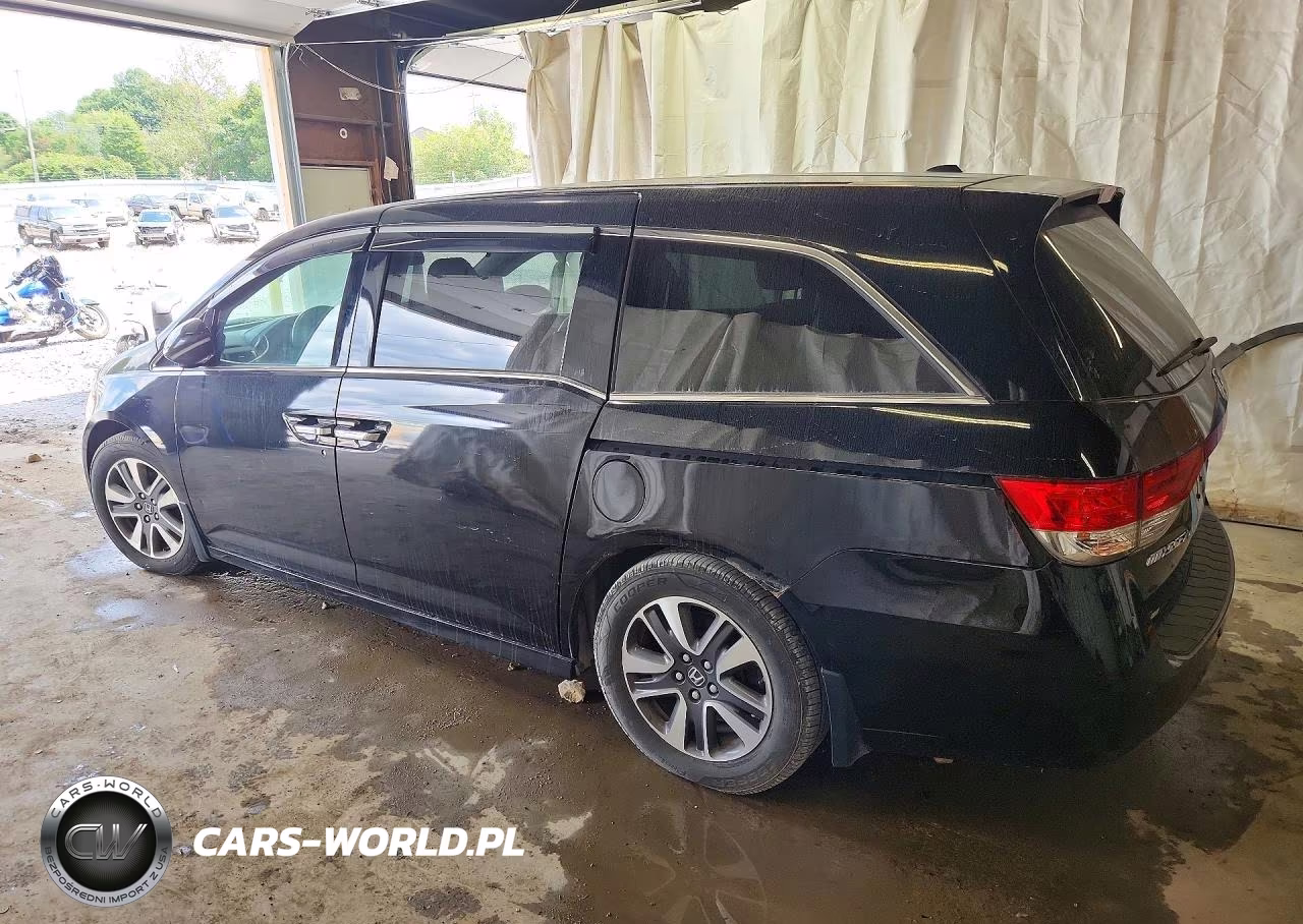 2015 Honda Odyssey Touring VIN:5FNRL5H96FB032492 - 2