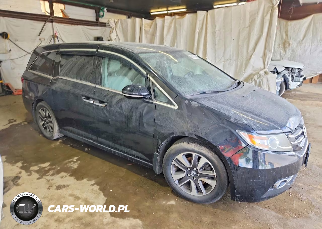 2015 Honda Odyssey Touring VIN:5FNRL5H96FB032492 - 4