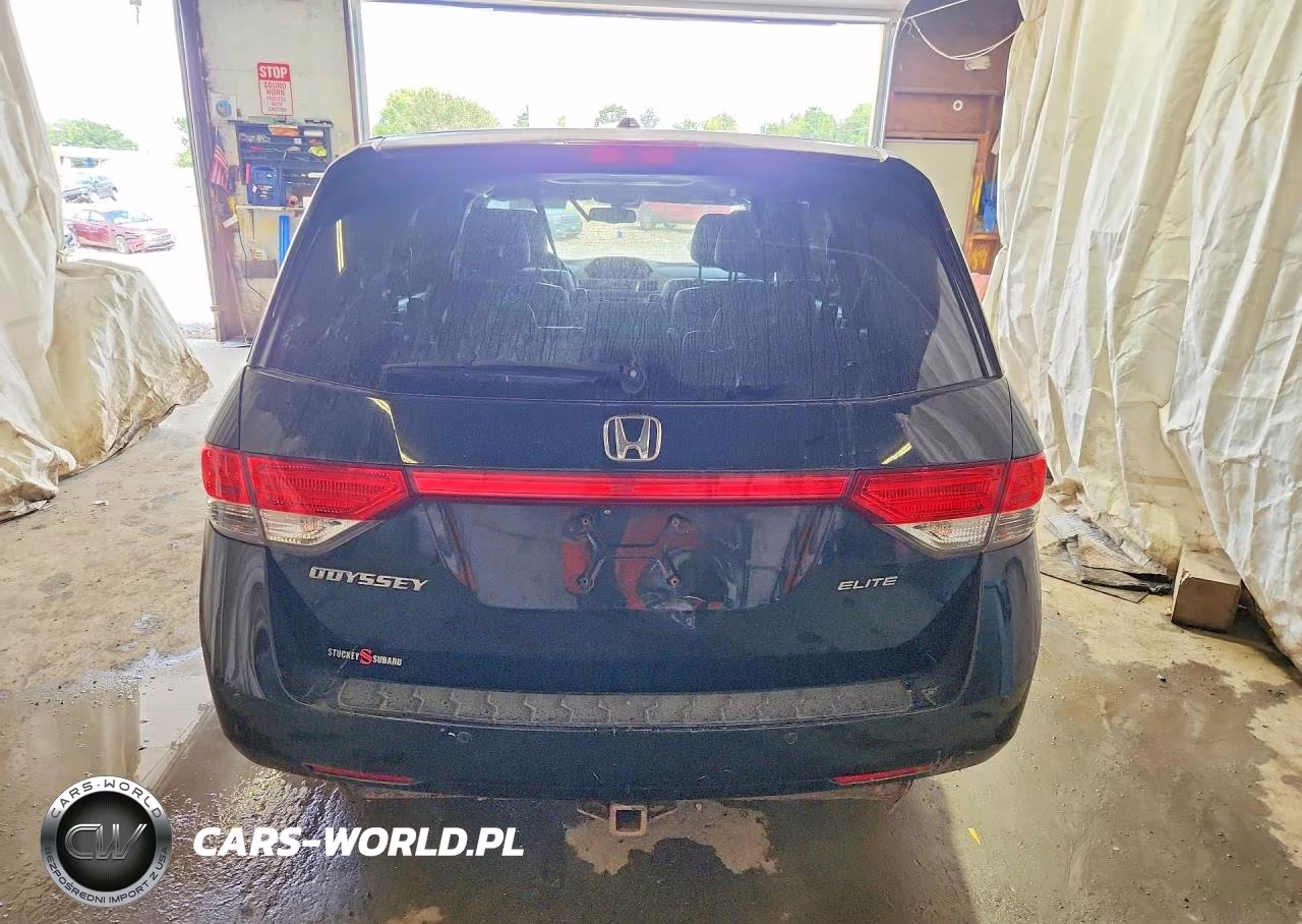 2015 Honda Odyssey Touring VIN:5FNRL5H96FB032492 - 6