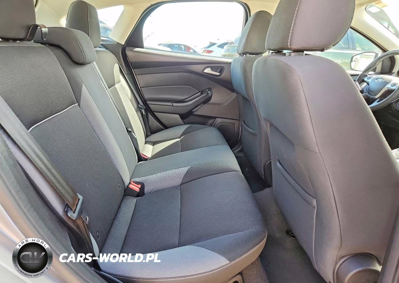 2014 Ford Focus Se VIN:1FADP3K23EL271983 - 10