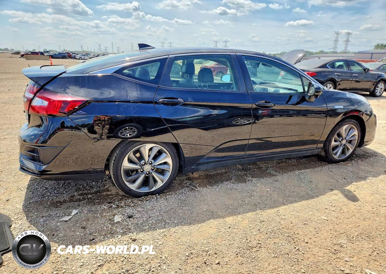 2018 Honda Clarity Touring VIN:JHMZC5F35JC000930 - 3