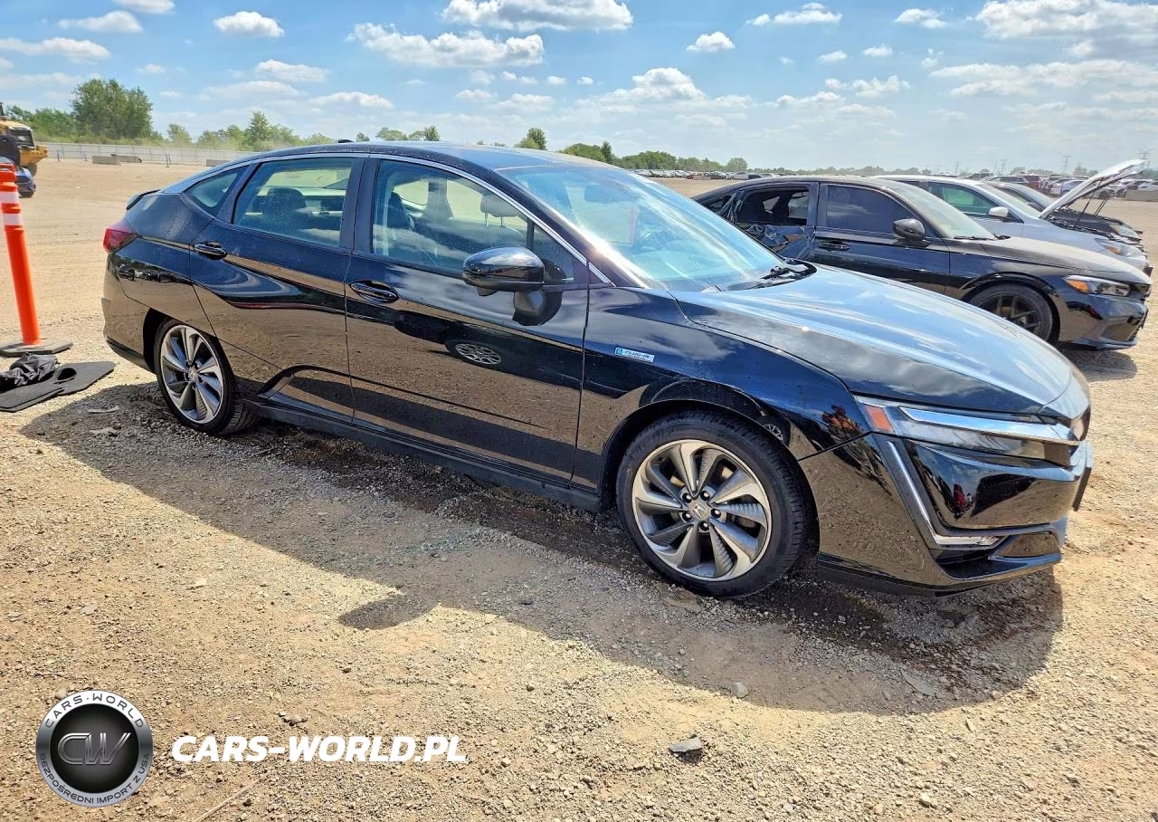 2018 Honda Clarity Touring VIN:JHMZC5F35JC000930 - 4