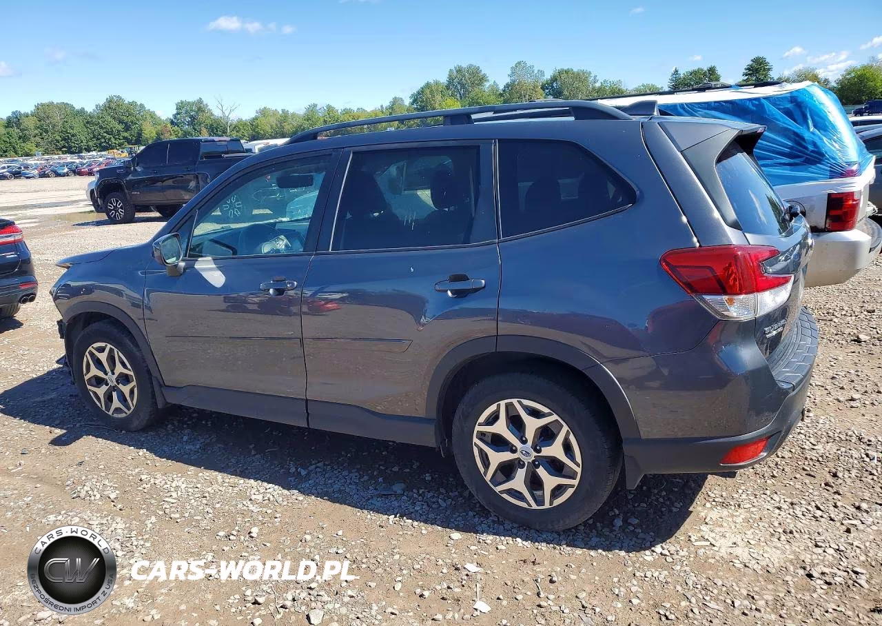 2021 Subaru Forester Premium VIN:JF2SKAJCXMH413344 - 2