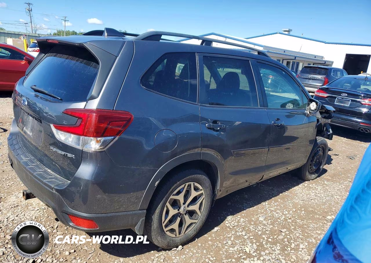 2021 Subaru Forester Premium VIN:JF2SKAJCXMH413344 - 3