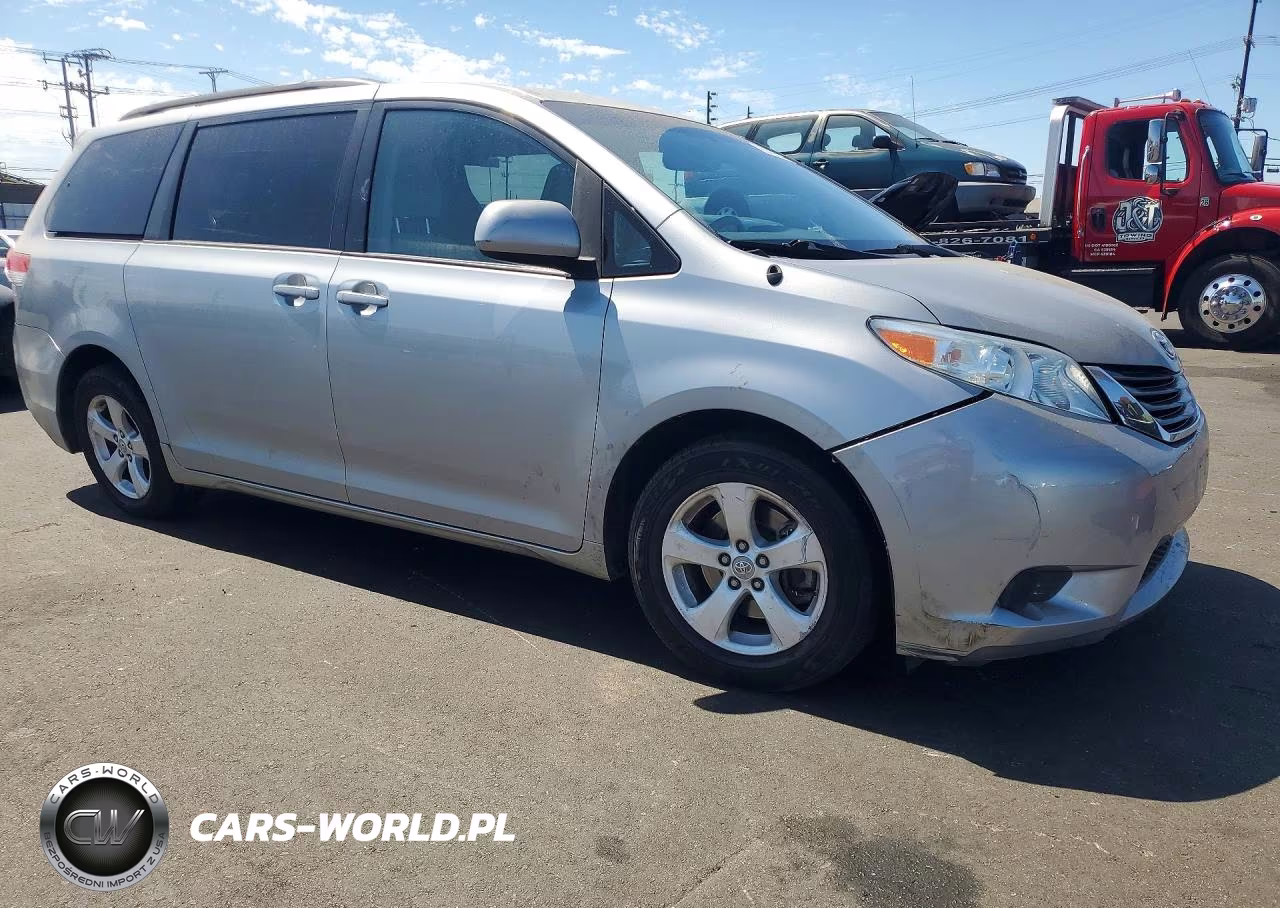 2011 Toyota Sienna Le VIN:5TDKK3DC5BS128999 - 4