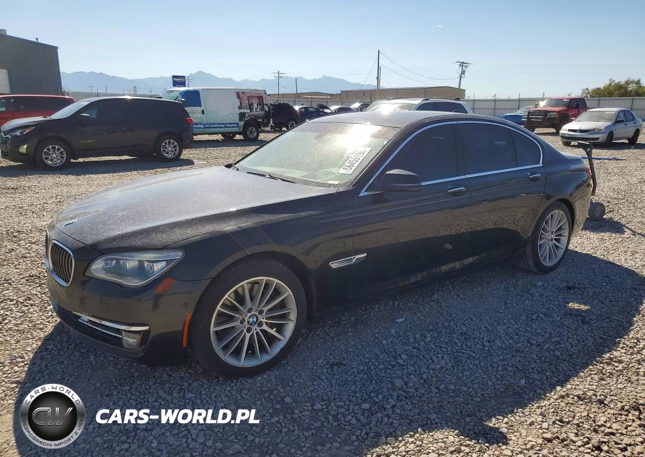 2013 BMW 750 Xi