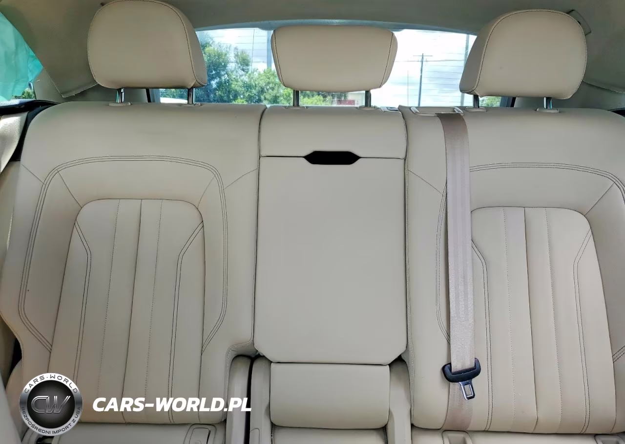 2021 Audi Q5 Premium VIN:WA1AAAFY2M2027936 - 10
