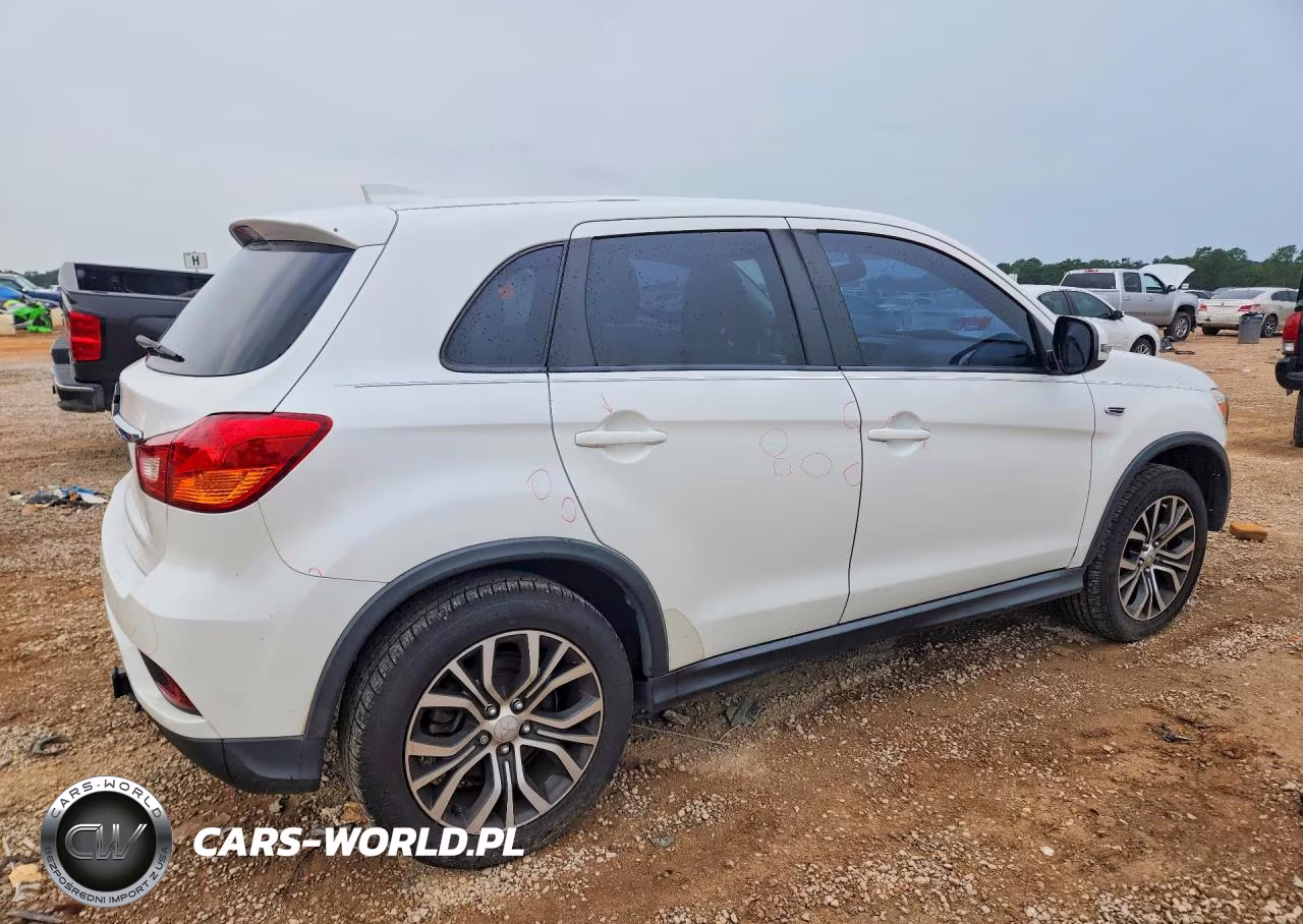 2018 Mitsubishi Outlander Sport Es VIN:JA4AP3AU0JZ010117 - 3