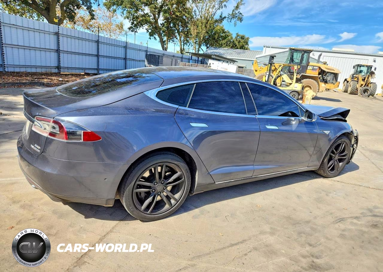 2015 Tesla Model S 85D VIN:5YJSA1H28FFP73309 - 3