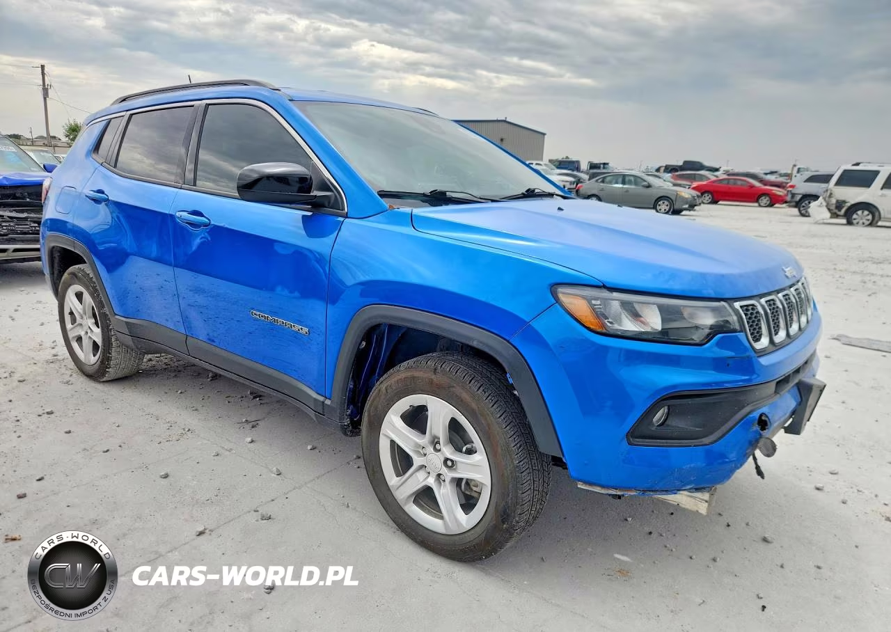 2023 Jeep Compass Latitude VIN:3C4NJDBN5PT536829 - 4