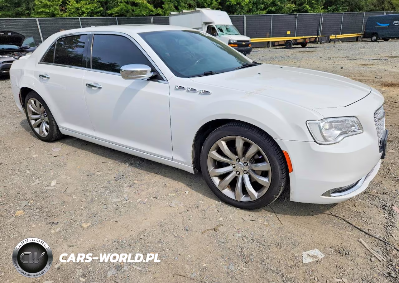 2018 Chrysler 300 Limited VIN:2C3CCAEG6JH314107 - 4