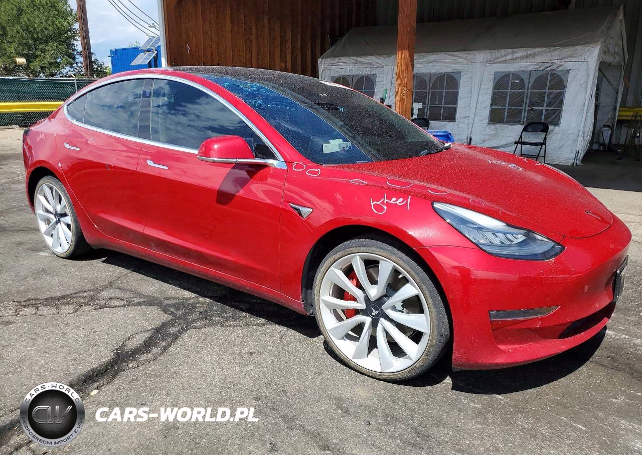 2018 Tesla Model 3 VIN:5YJ3E1EB6JF083578 - 4