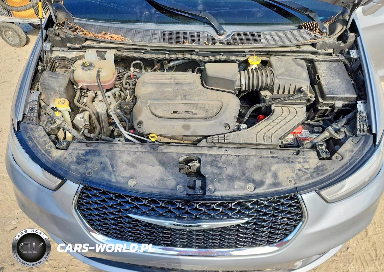 2021 Chrysler Pacifica Touring L VIN:2C4RC1BG0MR528762 - 12
