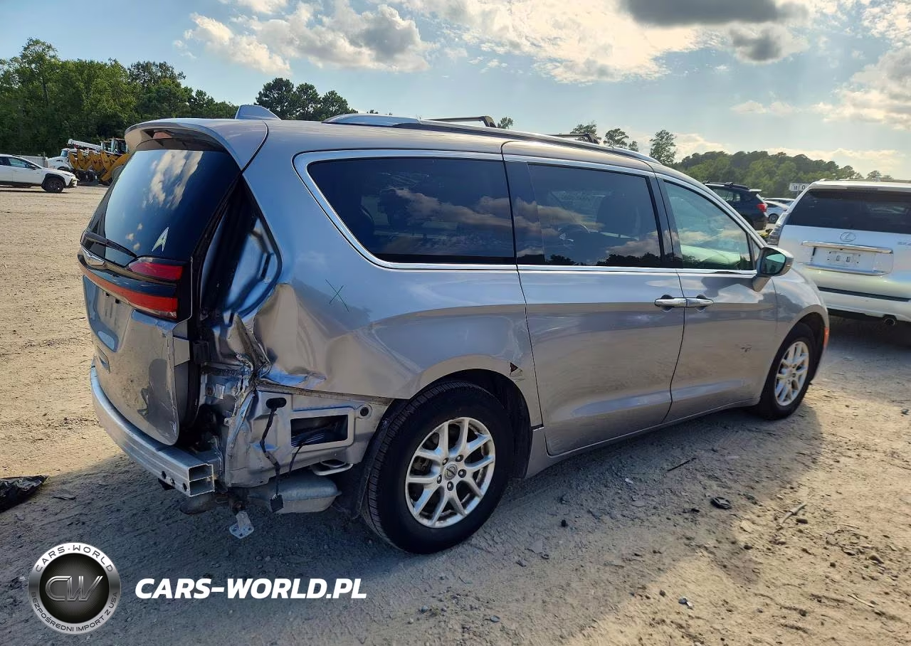 2021 Chrysler Pacifica Touring L VIN:2C4RC1BG0MR528762 - 3