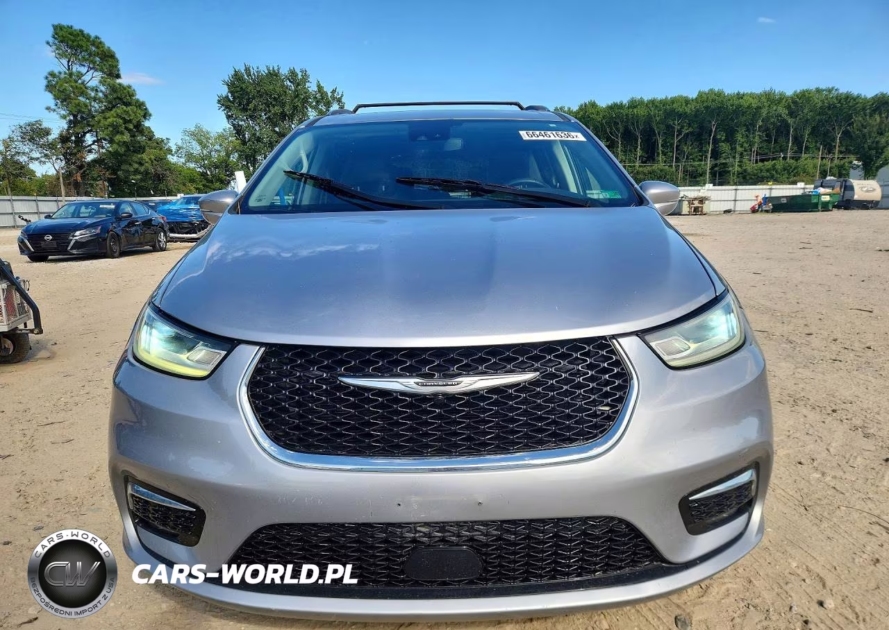 2021 Chrysler Pacifica Touring L VIN:2C4RC1BG0MR528762 - 5