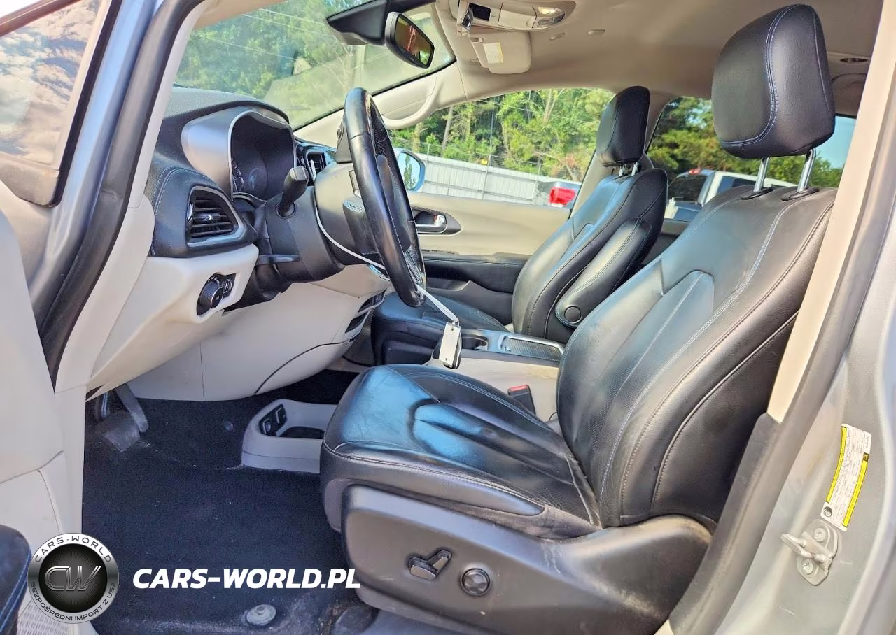 2021 Chrysler Pacifica Touring L VIN:2C4RC1BG0MR528762 - 7