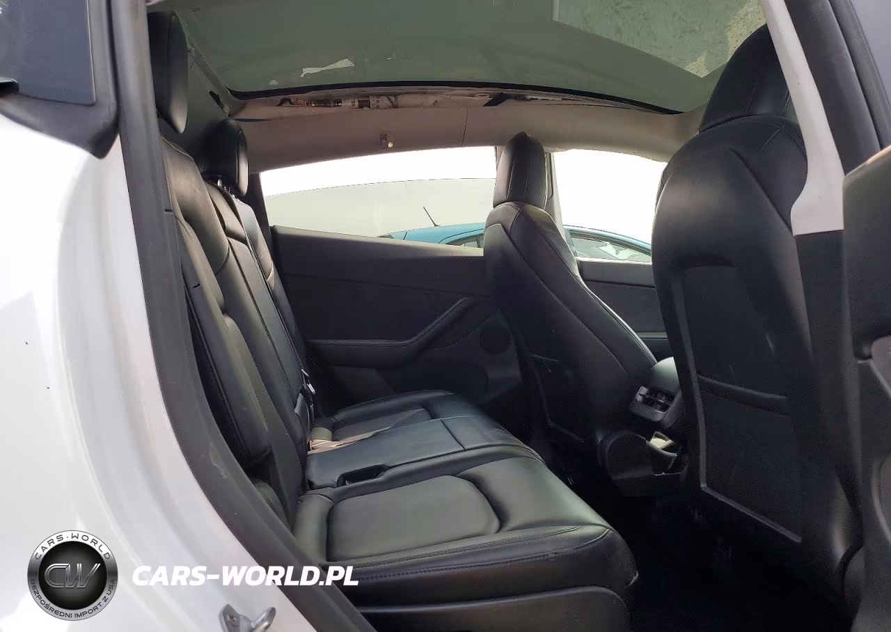 2021 Tesla Model Y VIN:5YJYGAEEXMF243217 - 10