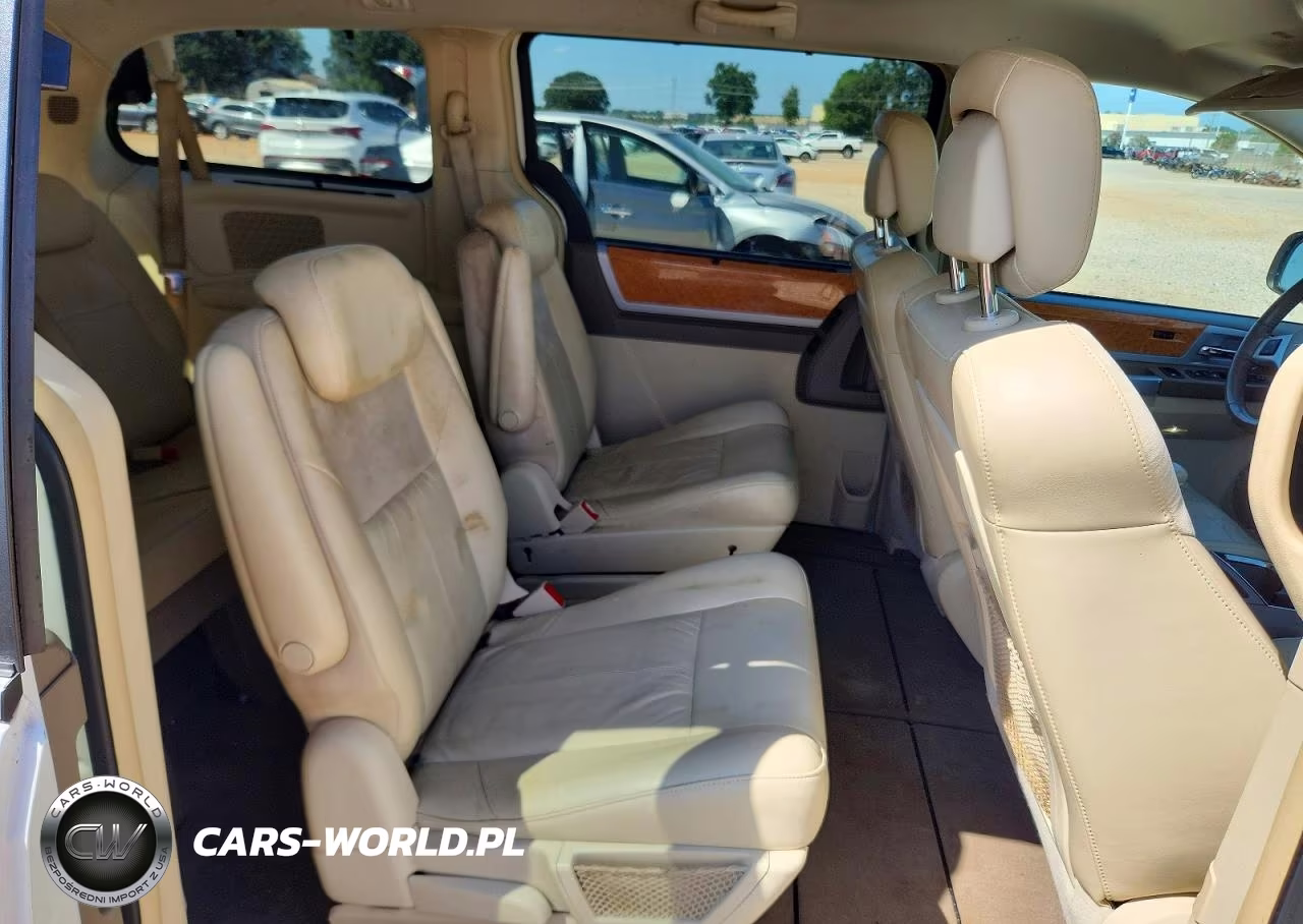 2010 Chrysler Town & Country Limited VIN:2A4RR7DXXAR495595 - 11