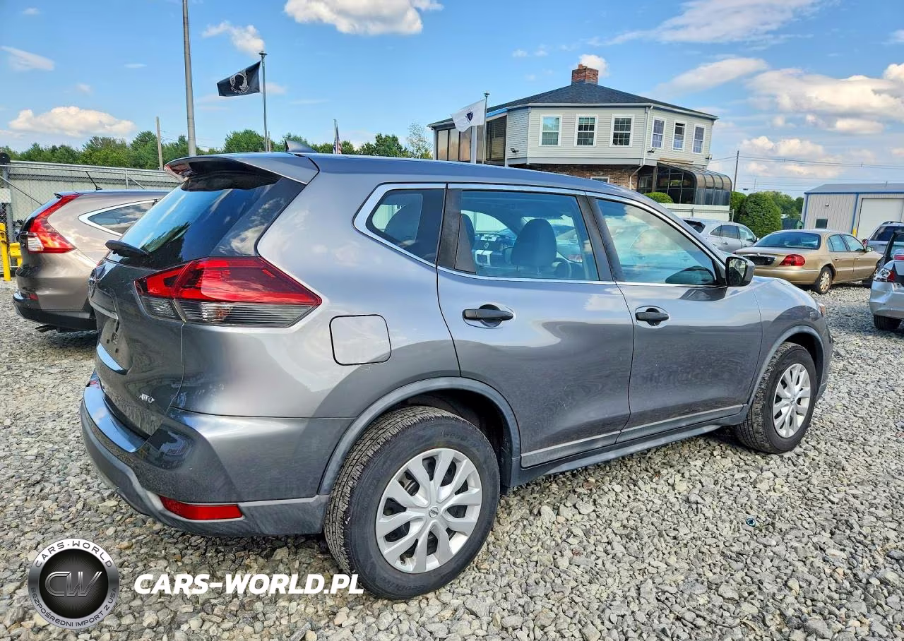 2018 Nissan Rogue S VIN:KNMAT2MV6JP563107 - 3